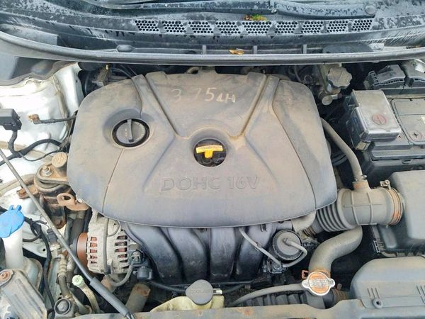 2012 HYUNDAI ELANTRA