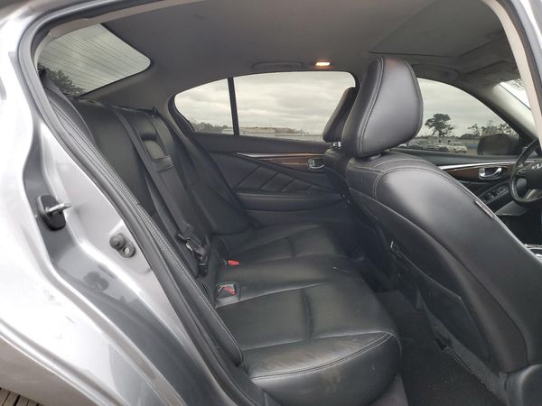2017 INFINITI Q50