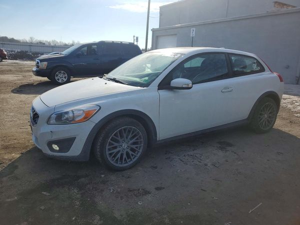 2012 VOLVO C30