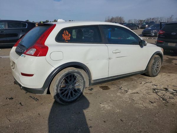 2012 VOLVO C30