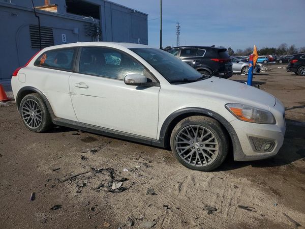 2012 VOLVO C30