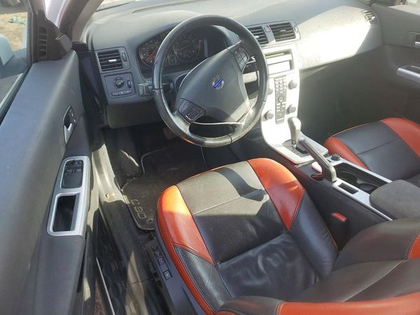 2012 VOLVO C30