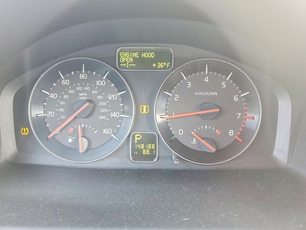2012 VOLVO C30