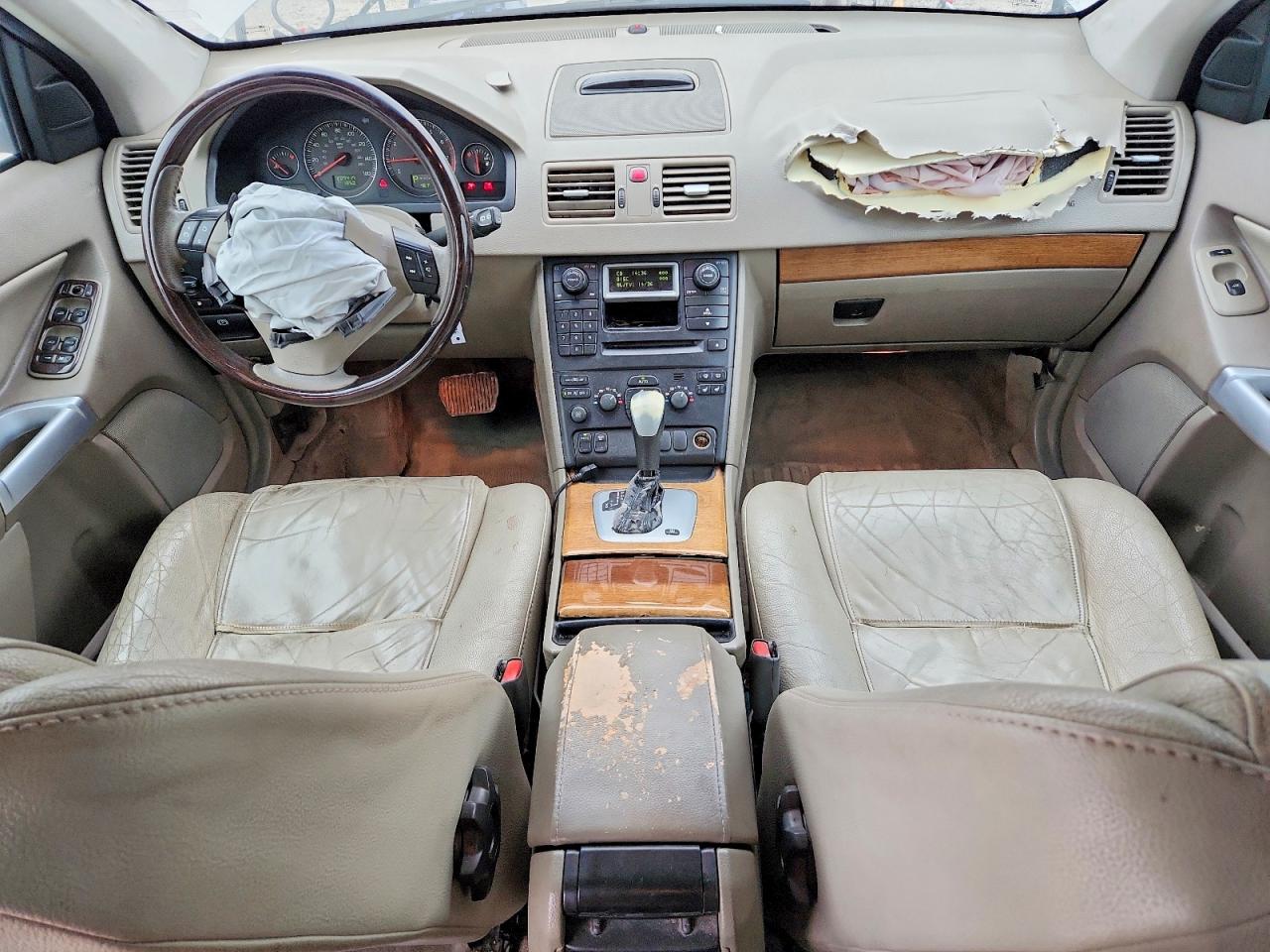 2004 VOLVO XC90