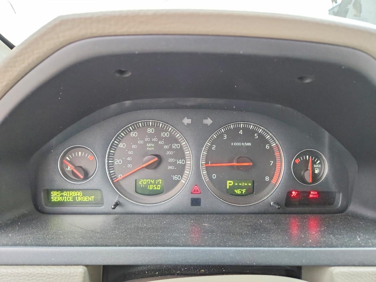 2004 VOLVO XC90