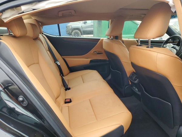 2023 LEXUS ES 300H