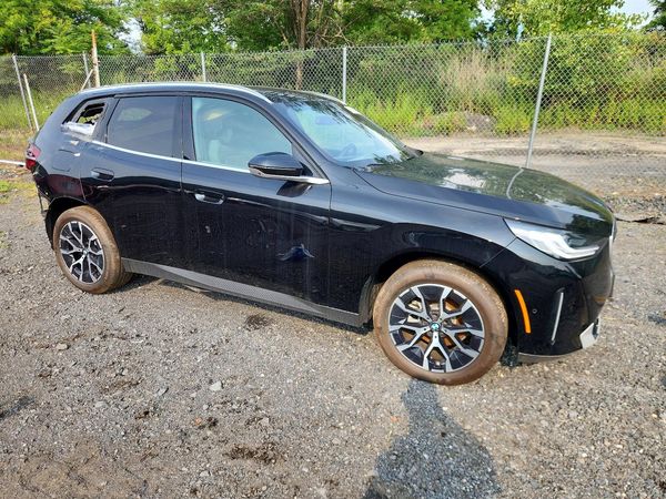 2025 BMW X3 30 xDrive — Passenger 3/4
