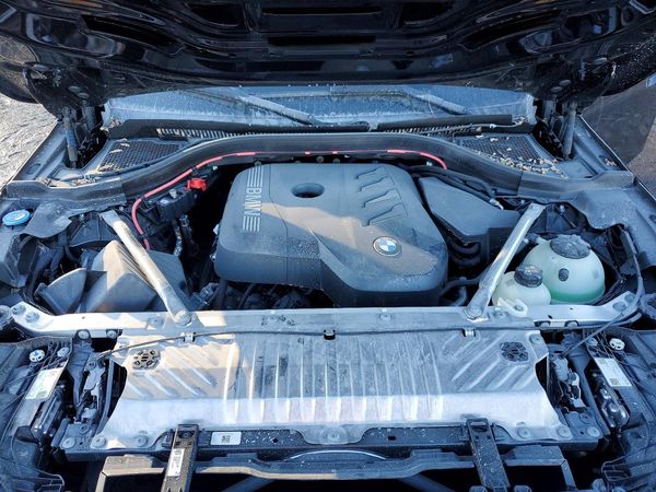2025 BMW X3 30 xDrive — Engine bay