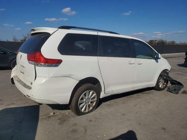 2012 TOYOTA SIENNA — PSRA