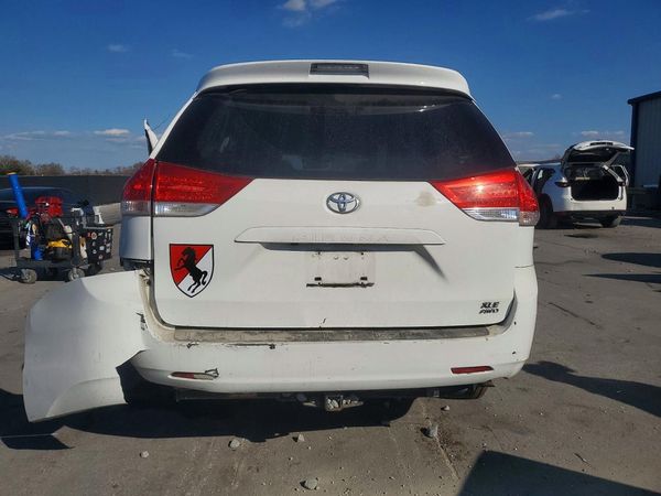 2012 TOYOTA SIENNA — DIRR