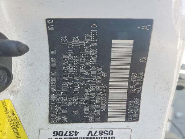 2012 TOYOTA SIENNA — VINS