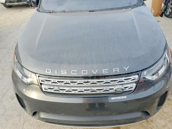 2018 LAND ROVER DISCOVERY HSE — Engine bay
