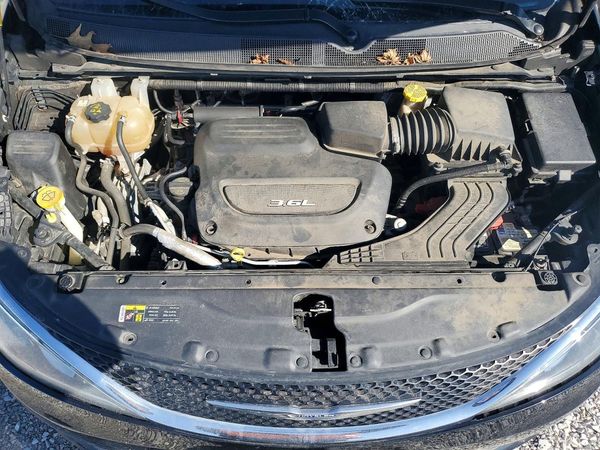 2017 CHRYSLER PACIFICA