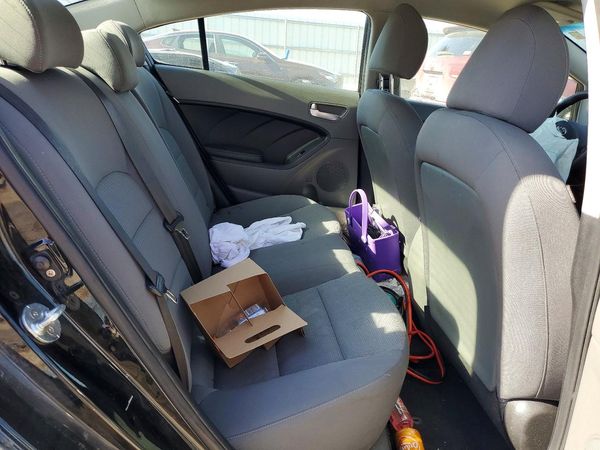 2017 KIA FORTE LX Base