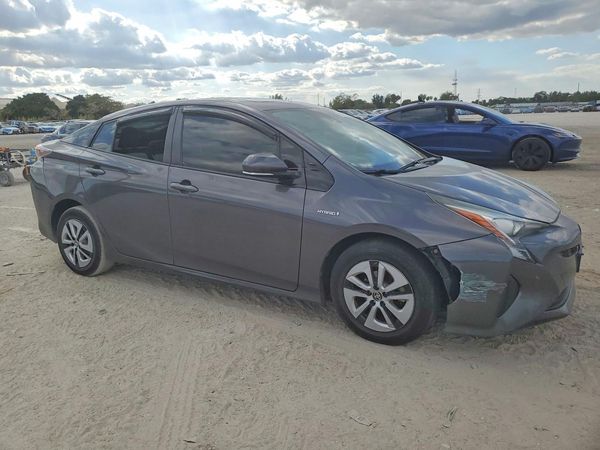 2016 TOYOTA PRIUS