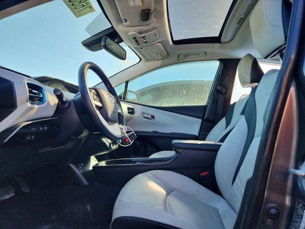 2016 TOYOTA PRIUS