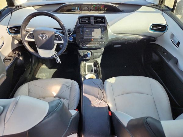 2016 TOYOTA PRIUS