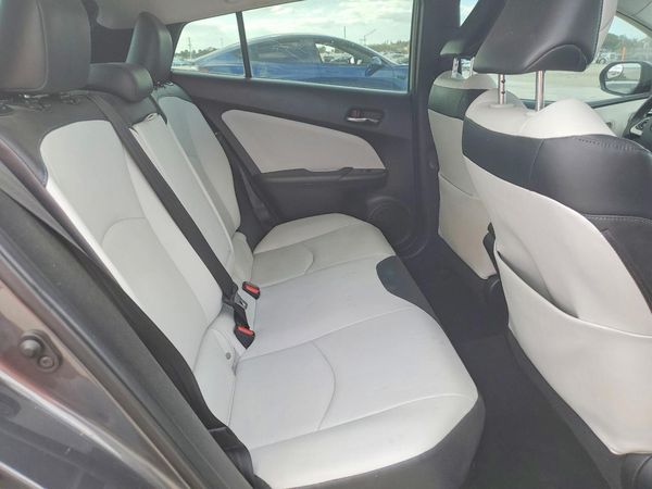 2016 TOYOTA PRIUS