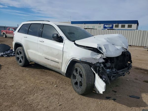 2018 JEEP GRAND CHER Laredo — Passenger 3/4