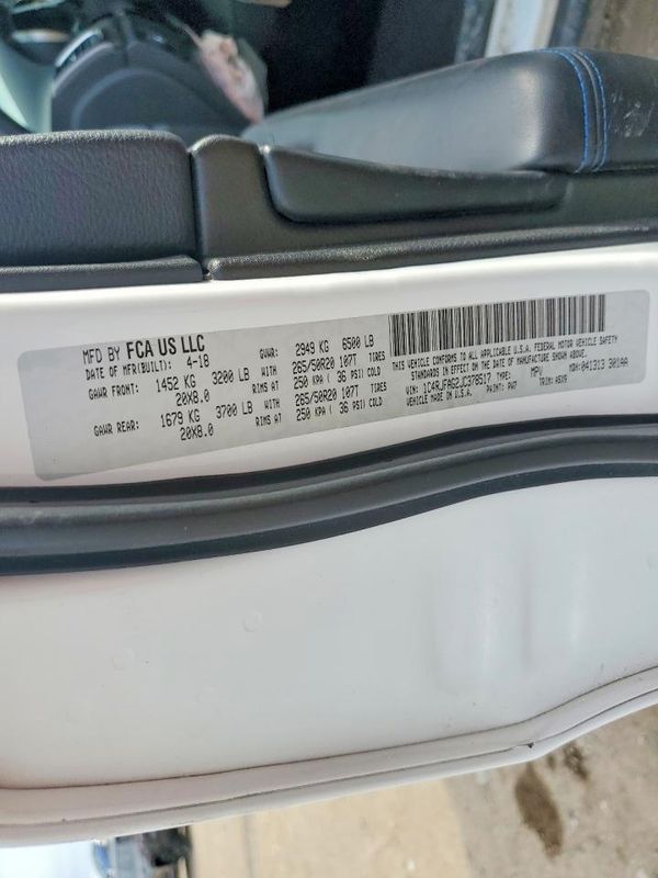 2018 JEEP GRAND CHER Laredo — VINS