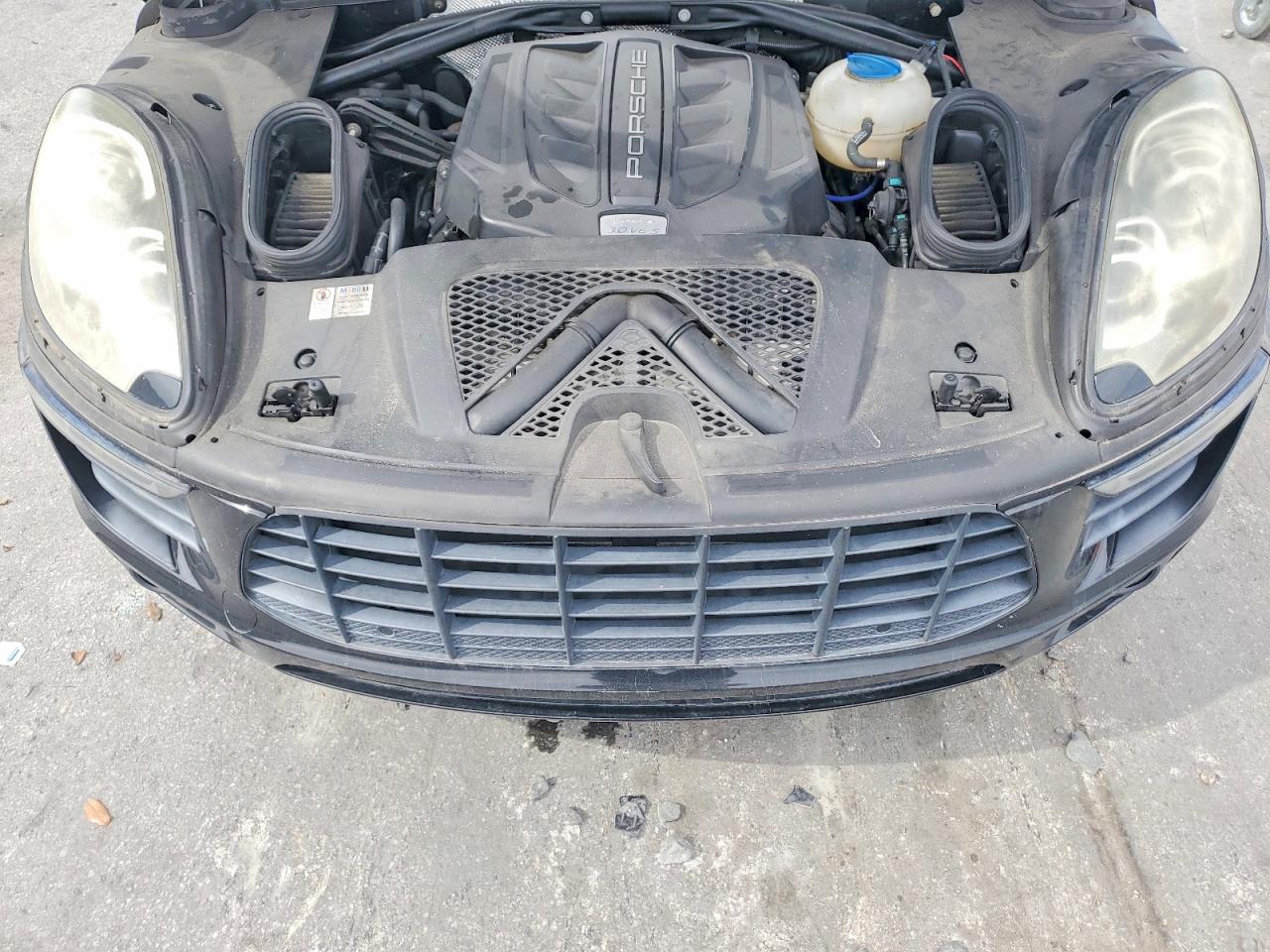 2016 PORSCHE MACAN