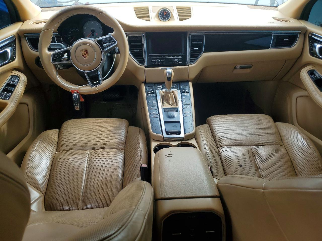 2016 PORSCHE MACAN