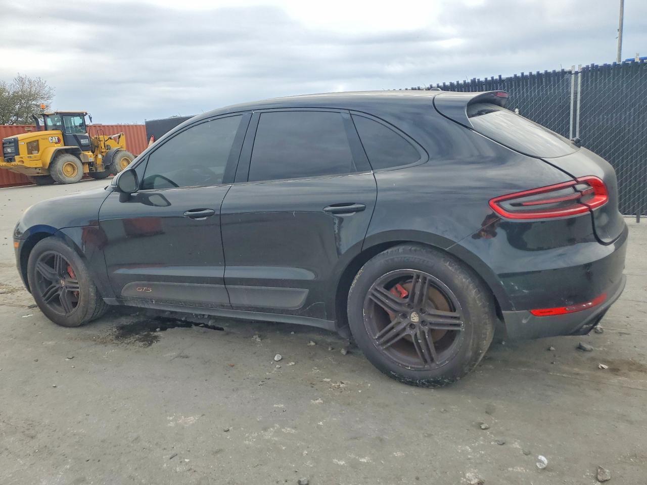 2016 PORSCHE MACAN