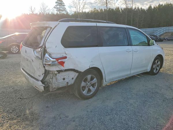 2013 TOYOTA SIENNA