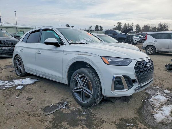 2021 AUDI Q5 E