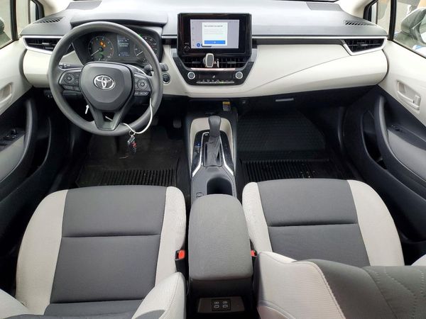 2025 TOYOTA COROLLA
