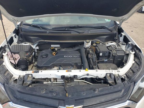 2019 CHEVROLET EQUINOX LT (1LT) — Engine bay