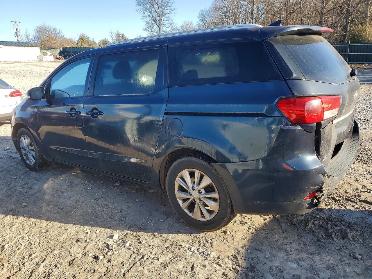 2015 KIA SEDONA GL - Middle-low