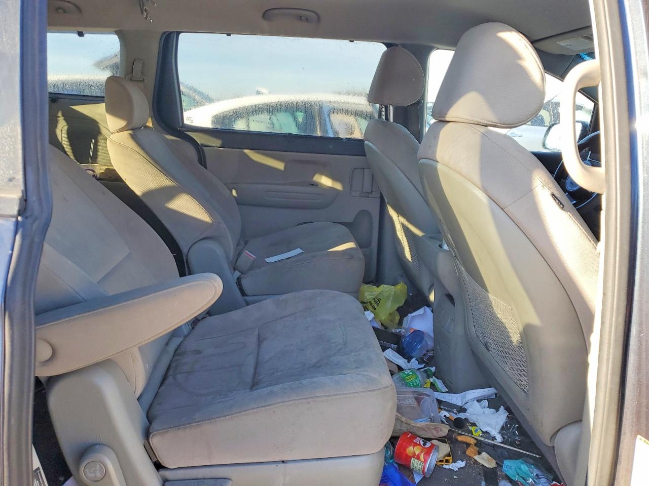 2015 KIA SEDONA GL - Middle-low