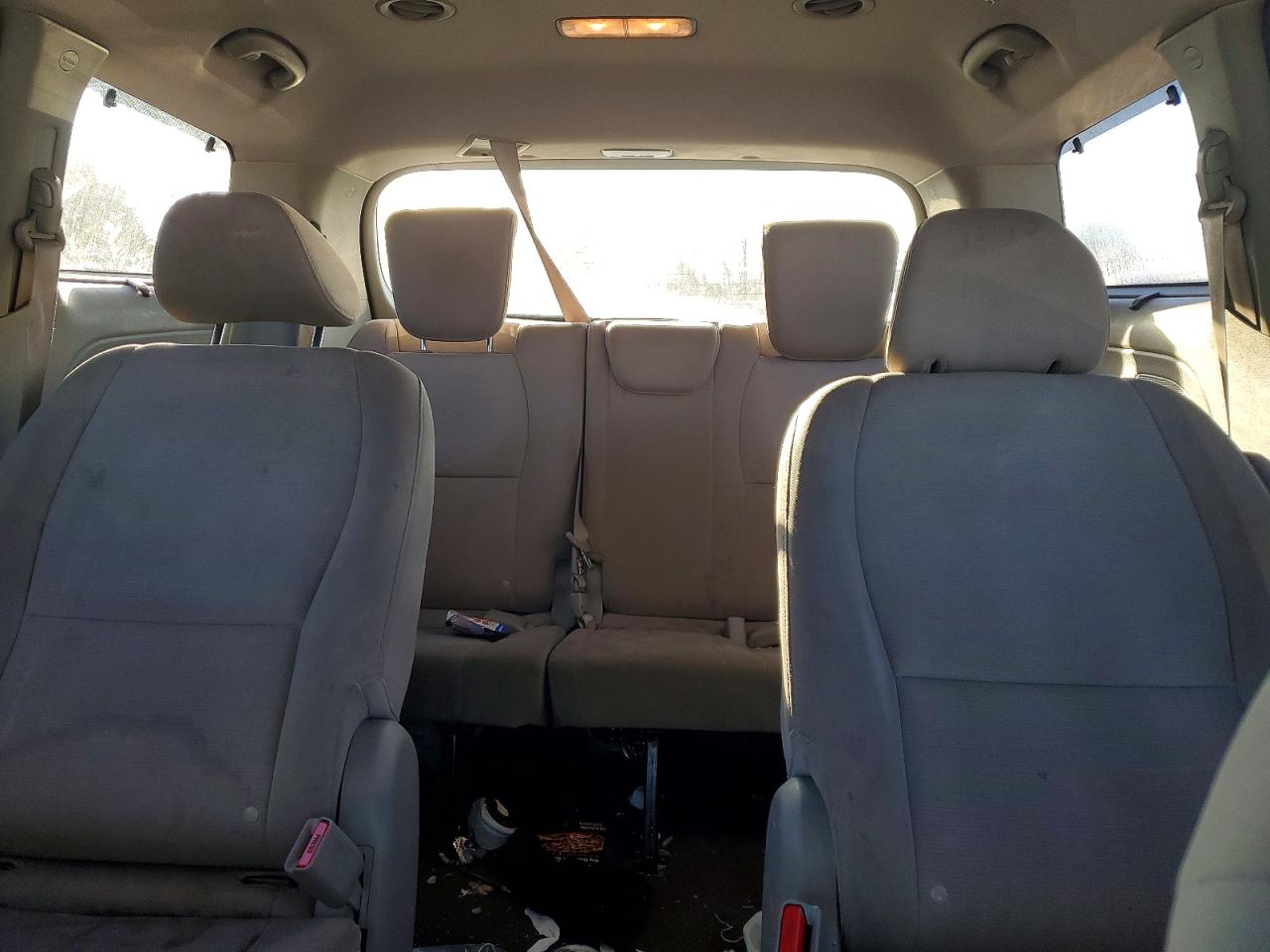 2015 KIA SEDONA GL - Middle-low