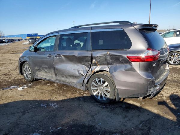 2019 TOYOTA SIENNA