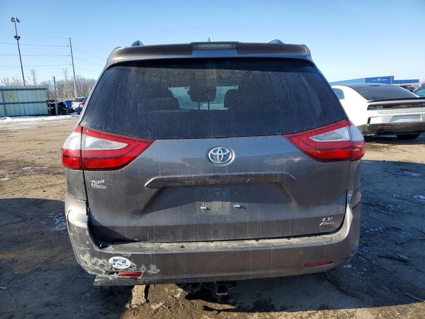 2019 TOYOTA SIENNA