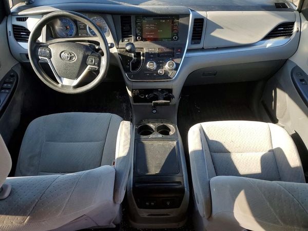 2019 TOYOTA SIENNA