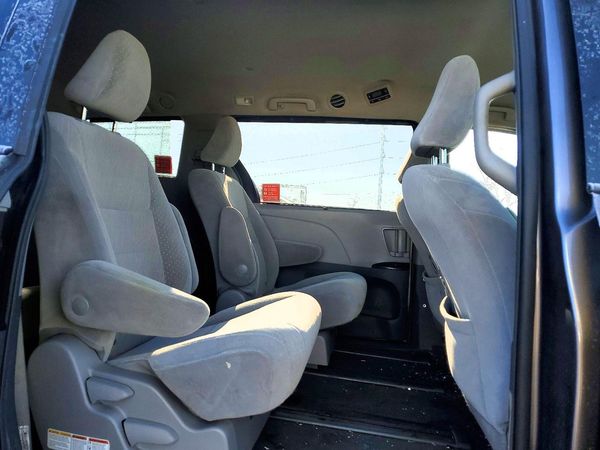 2019 TOYOTA SIENNA
