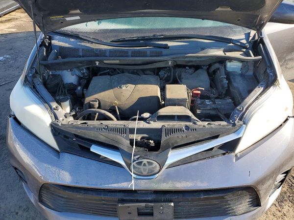 2019 TOYOTA SIENNA