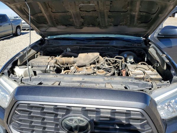 2019 TOYOTA TACOMA SR5