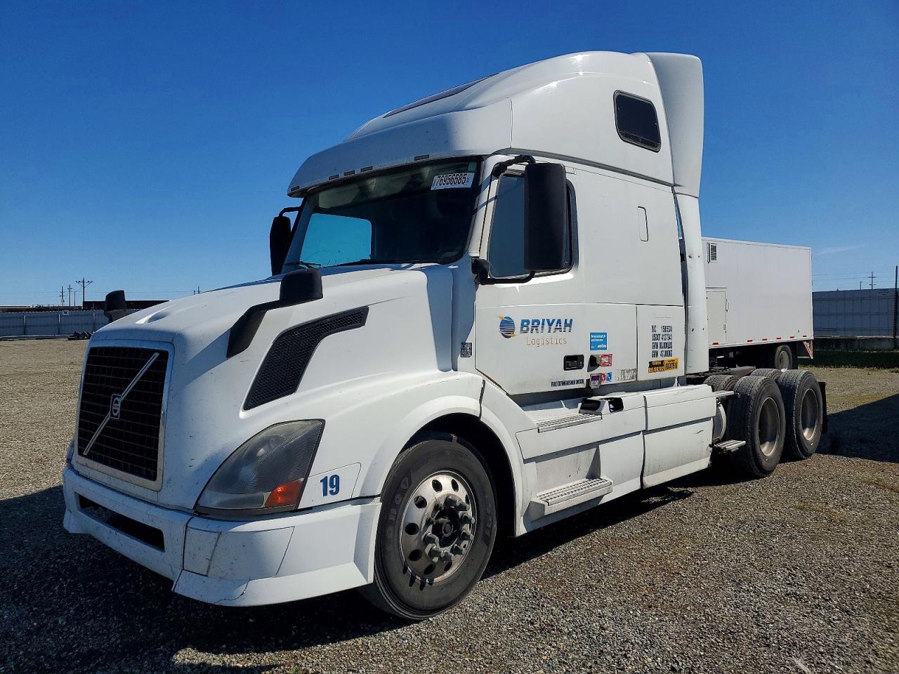 2014 VOLVO VN