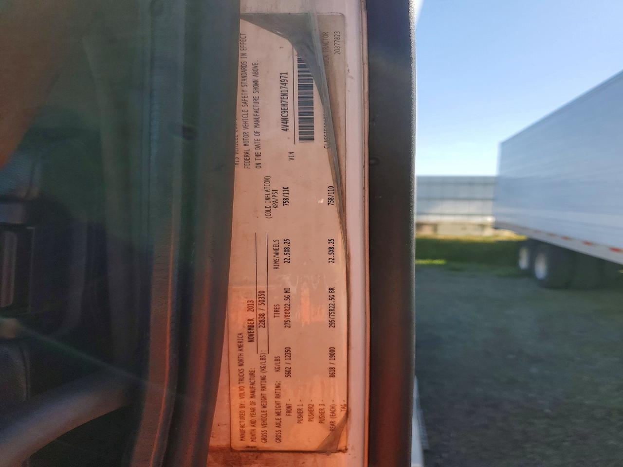 2014 VOLVO VN
