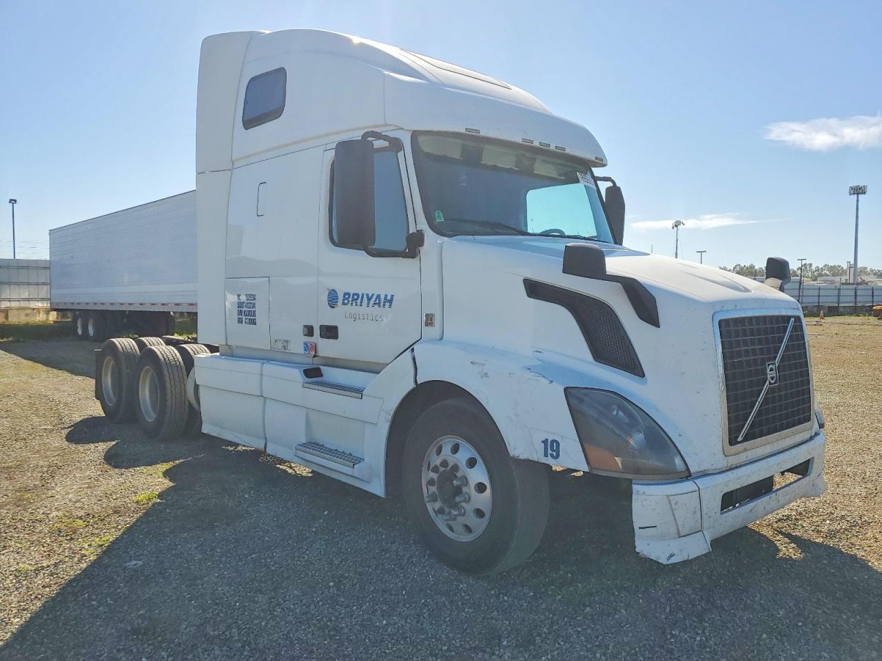 2014 VOLVO VN