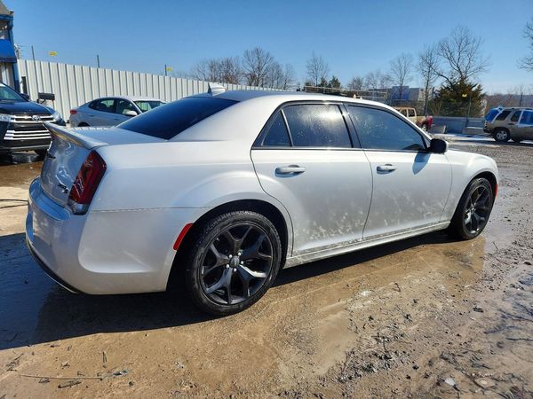 2022 CHRYSLER 300