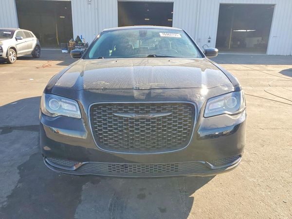 2021 CHRYSLER 300
