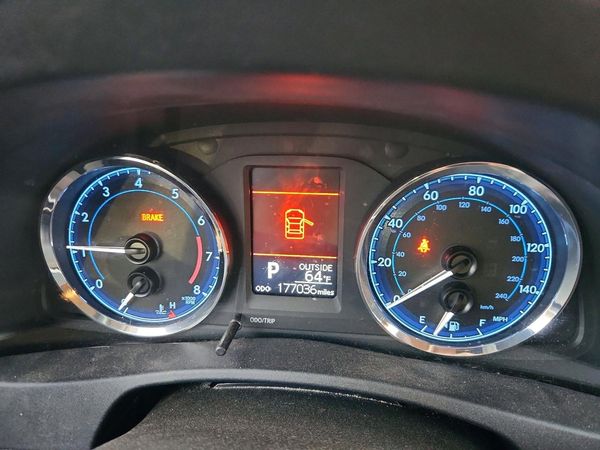 2017 TOYOTA COROLLA