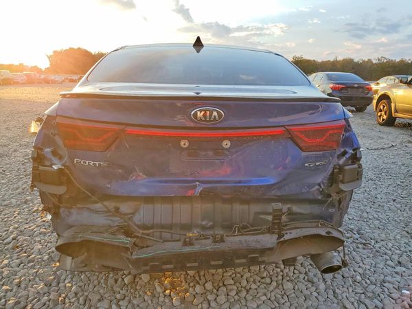 2021 KIA FORTE GT Line