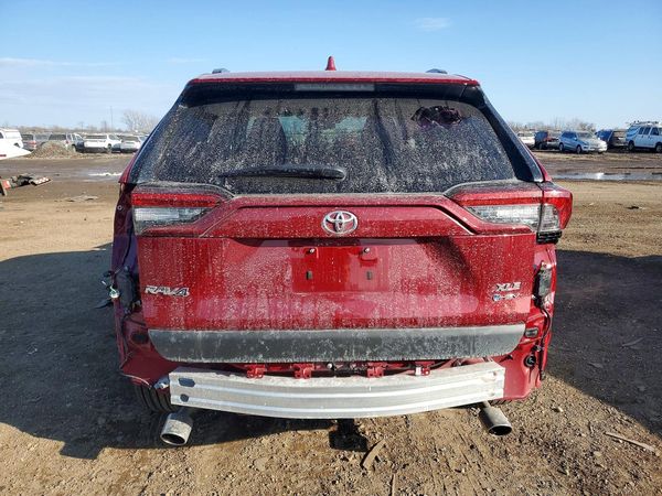 2025 TOYOTA RAV4 XLE