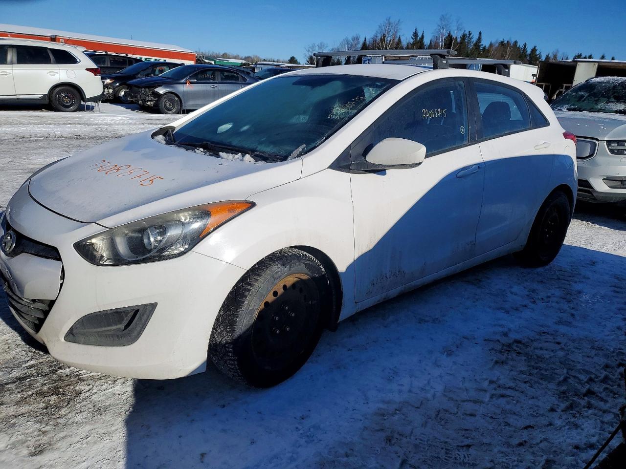 2014 HYUNDAI ELANTRA — Front 3/4