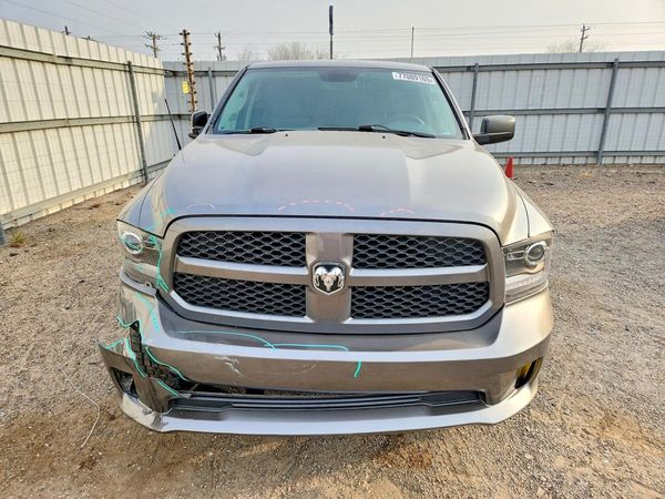 2013 RAM 1500 ST QUAD CAB 4X2